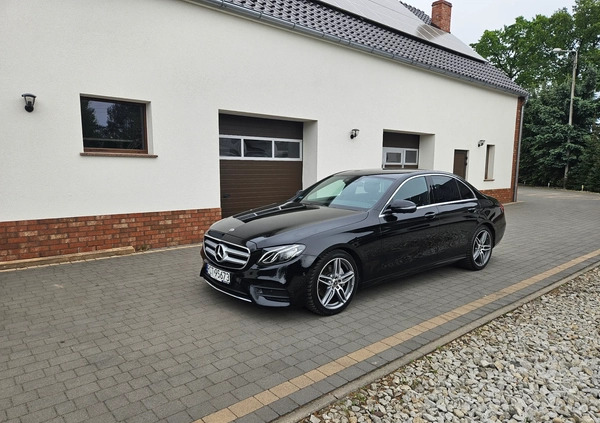 Mercedes-Benz Klasa E cena 124900 przebieg: 176000, rok produkcji 2017 z Nowe Miasto Lubawskie małe 254